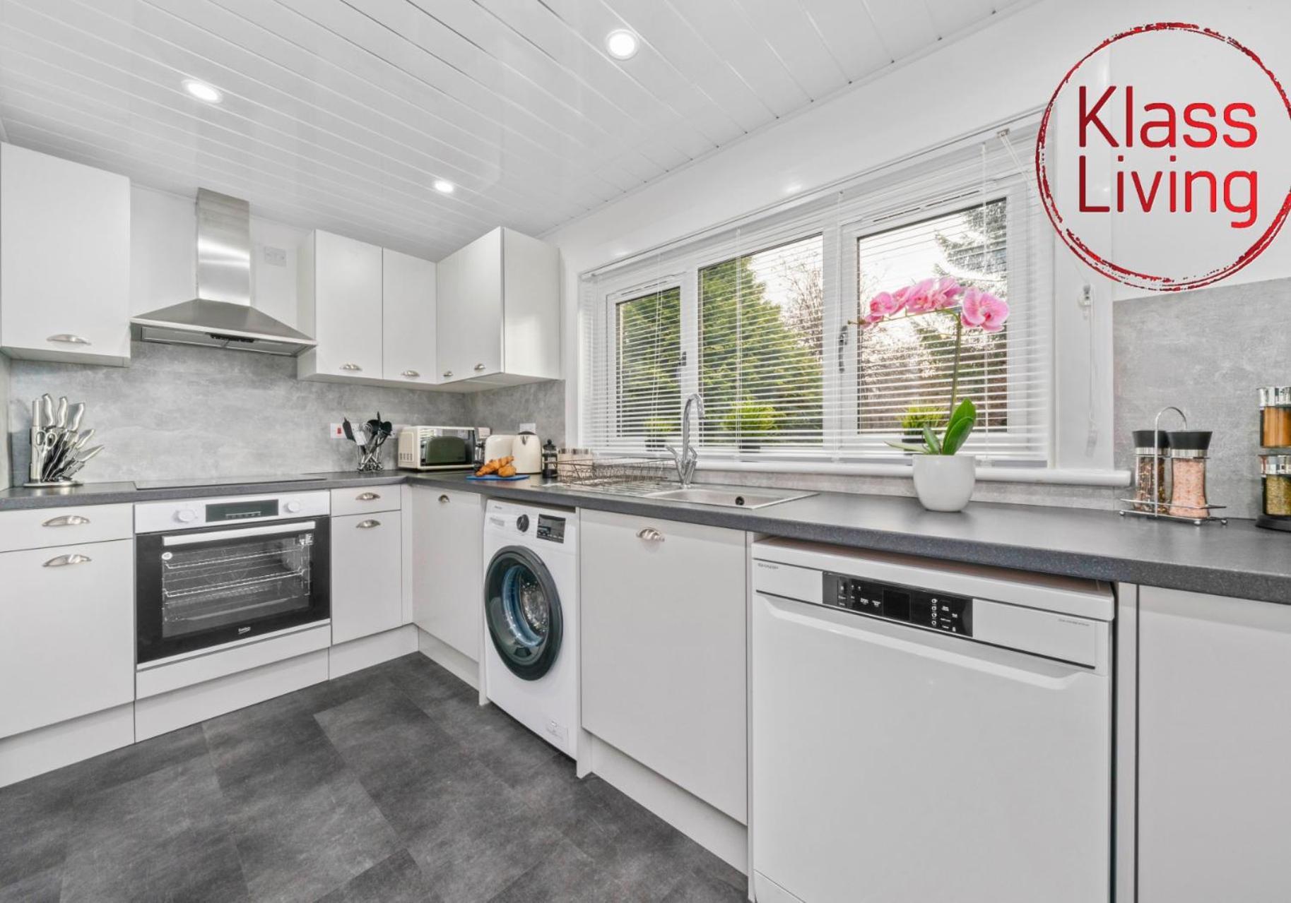 West End House By Klass Living Bellshill Esterno foto